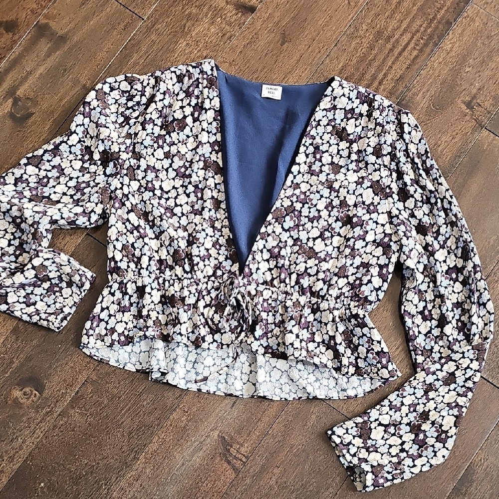 Aritizia Sunday Best Tie-Front Floral Long Sleeve Blouse Small - Picture 2 of 9